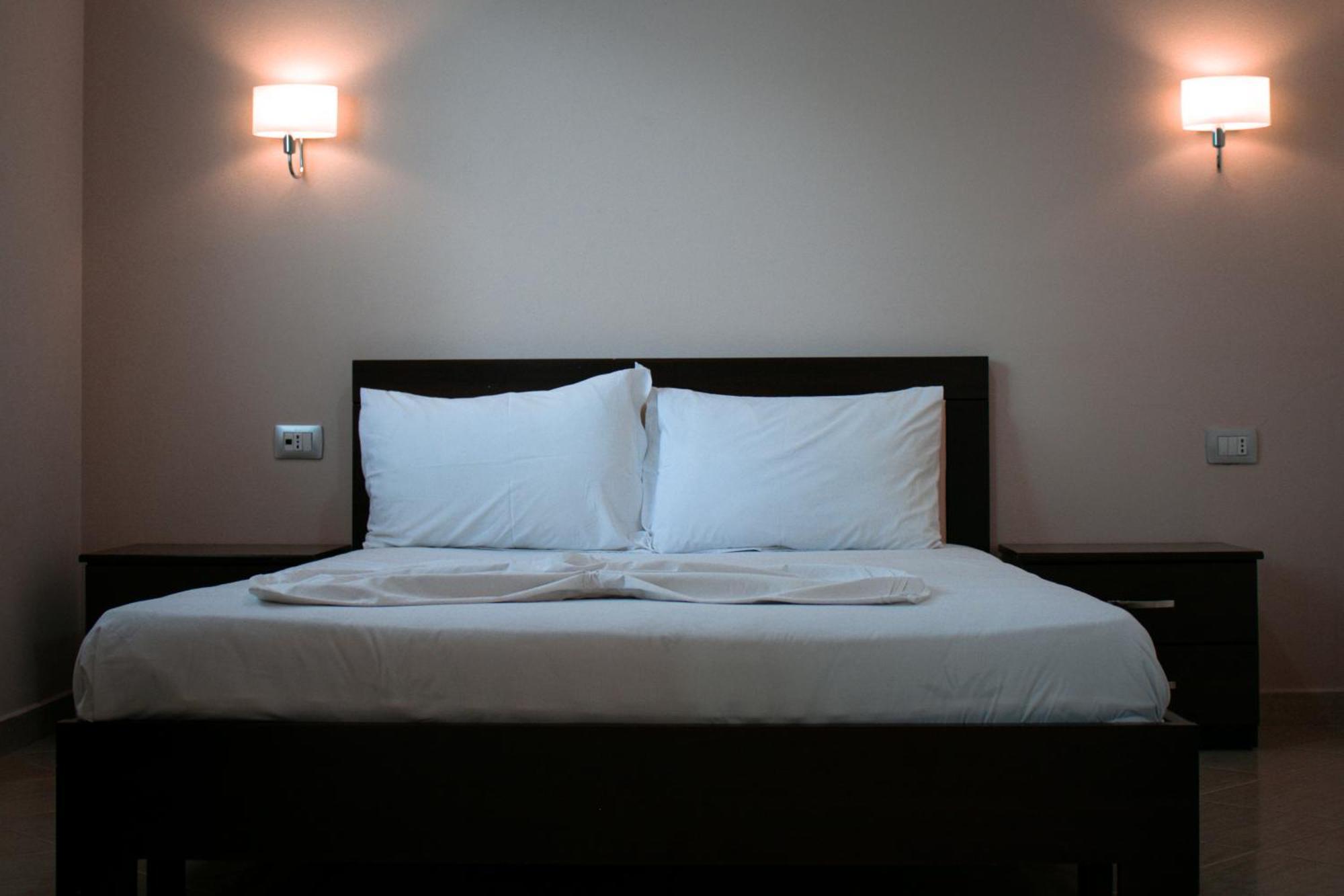 Hotel Fron Sarande Exterior photo