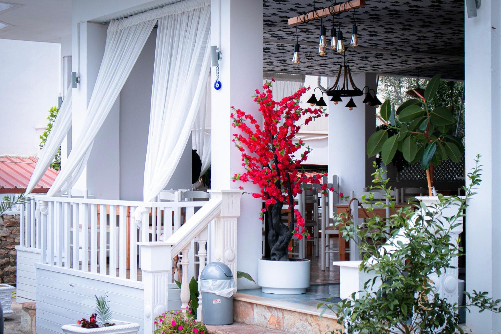 Hotel Fron Sarande Exterior photo