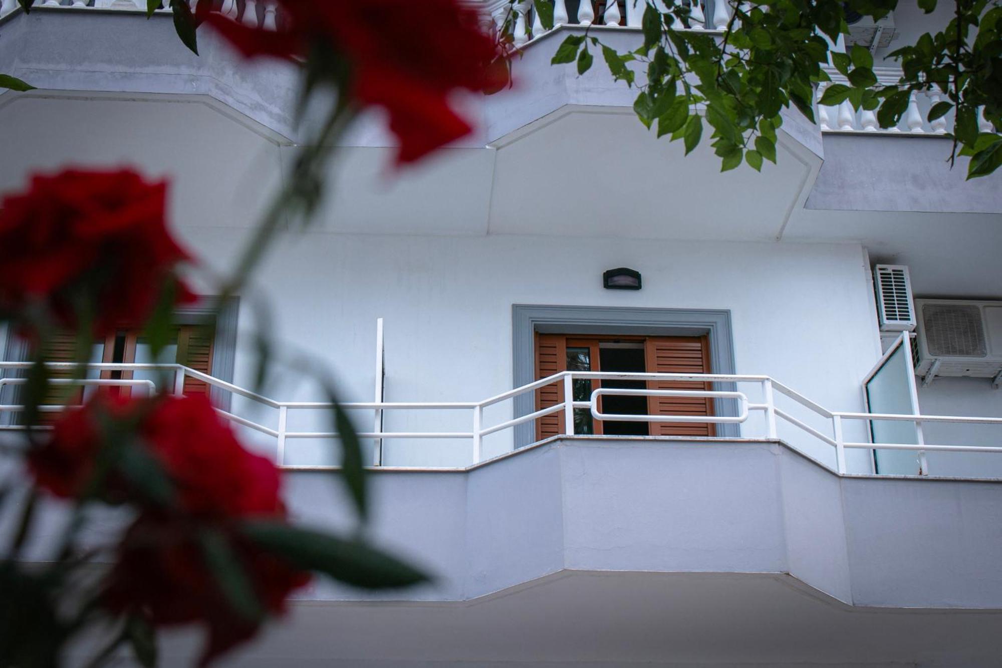 Hotel Fron Sarande Exterior photo