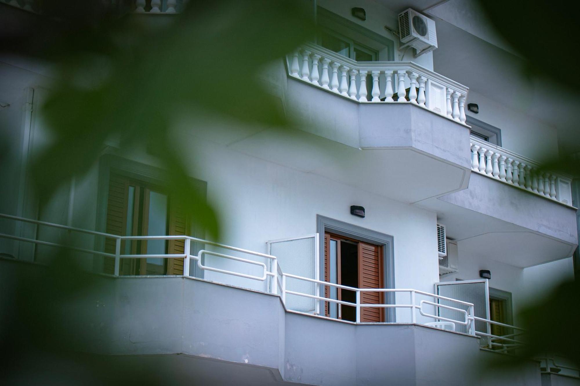 Hotel Fron Sarande Exterior photo
